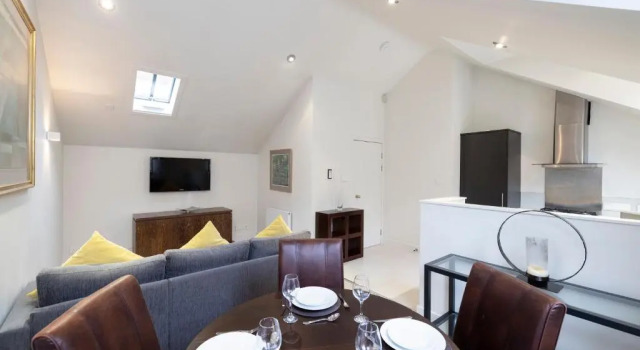 ALTIDO Contemporary and Vibrant 1BR flat near Princes Street