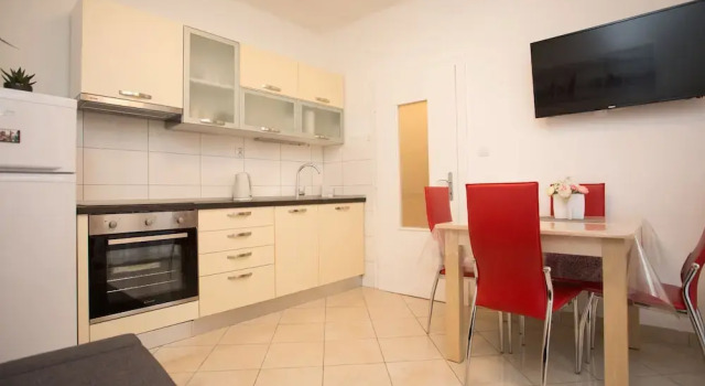 Апартаменты Comfort Split Center Beautiful Apartment