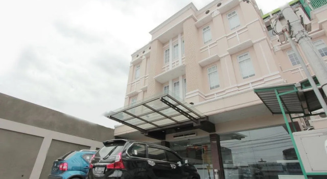 OYO 432 Kosotel, Book Hotel Bandar Lampung Sumatra