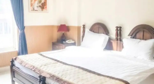 Трёхместный номер Standard с балконом и с видом на город Hoàng Lê Hotel