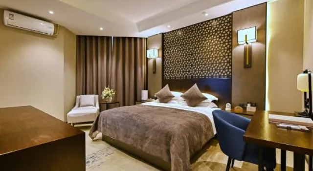 Семейный люкс JiaYuGuan RuiCheng Sunac Hotel