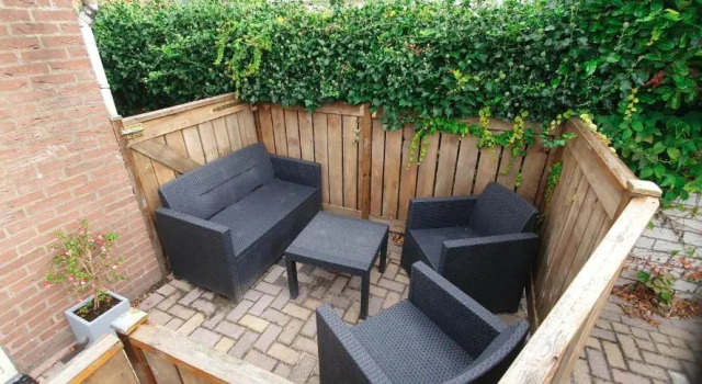 Dorpsdijk 53A, Book Hotel Vrouwenpolder 