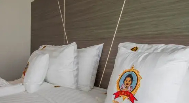 Люкс с видом на бассейн Dwija Hotel & Suite