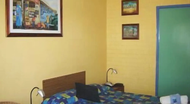 Black Swan Waterfront Motel, Забронировать Мотель Суонси Лейк-Маккуори