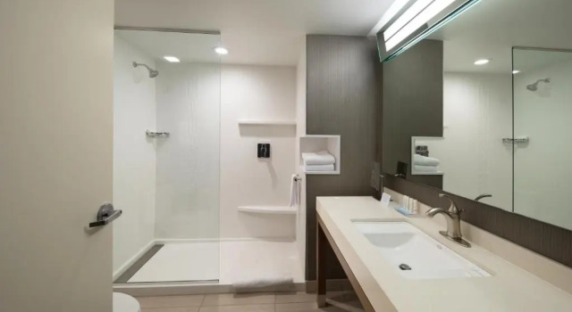 Двухместный люкс Courtyard by Marriott Russellville