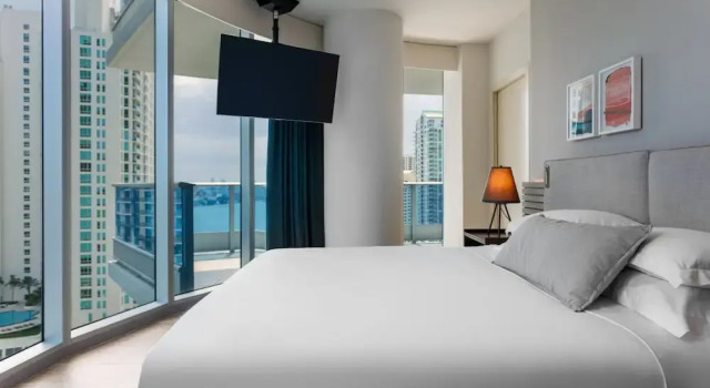 Двухместный Water view люкс Kimpton EPIC Hotel by IHG