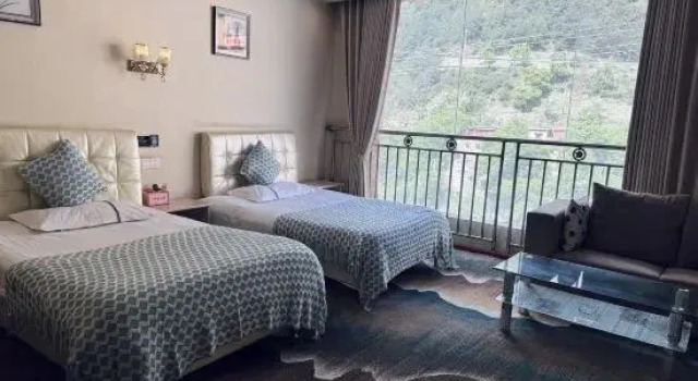 Люкс Deluxe Yajiang Zhangyu Business Hotel