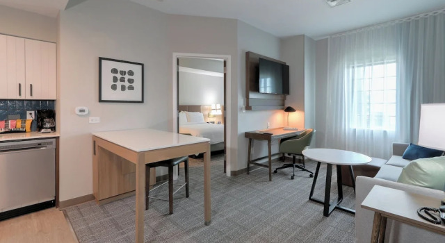 Люкс c 1 комнатой с балконом Staybridge Suites Pigeon Forge Smoky Mtns by IHG