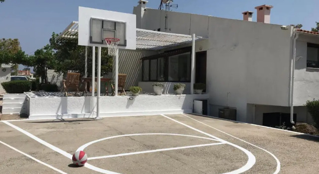 Вилла Villa Oasis with Large Pool Athenian Riviera Lagonissi