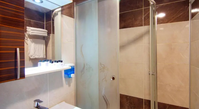 Четырёхместный номер Standard Kars Konak Hotel