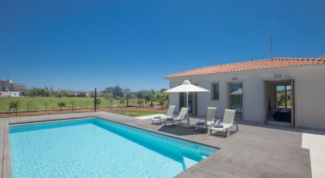Вилла с 3 комнатами с видом на сад Protaras Holiday Villa Kg81 Private 3 Bedroom Villa With Pool