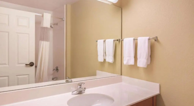 Четырёхместный номер Standard La Quinta by Wyndham Bentonville
