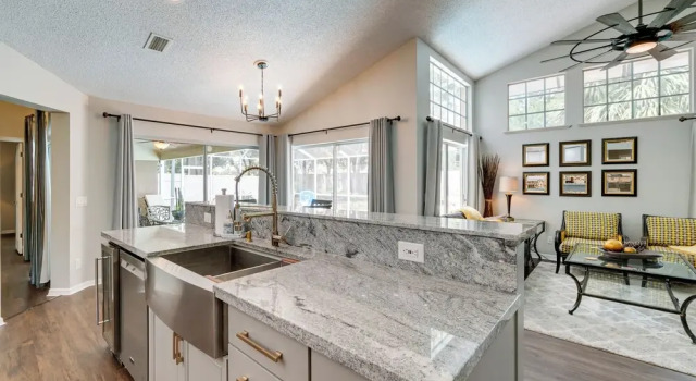Коттедж с 3 комнатами Spring Hill Home w/ Private Pool & Games!