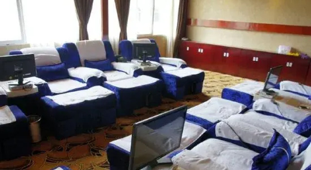 Bolan Hot Springs, Book Hotel Hoteller i Kunming med parkering, Parkering