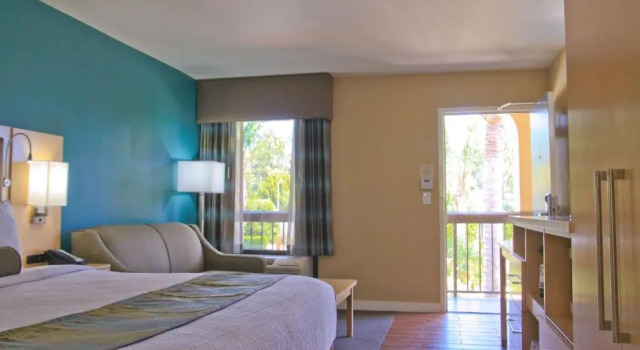 Номер Standard с видом на внутренний двор Best Western Plus South Coast Inn