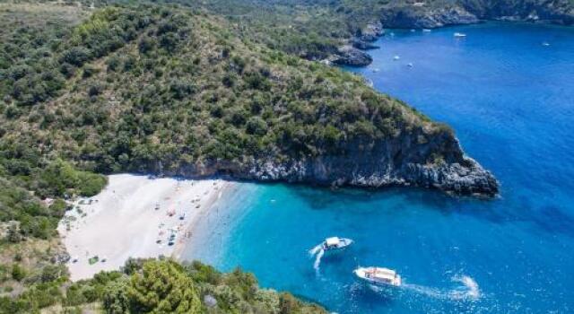 Cala Blanca Resort - Campground, Buchen Sie Campingplatz Camping & Glamping in Cilento Coast, Campingplatz
