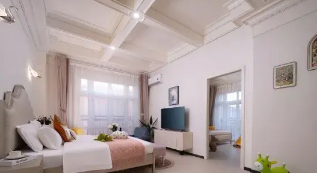 Люкс Deluxe Yining Huatian Yunxuan Homestay (Kazanqi Folk Custom Tourism Area Branch)