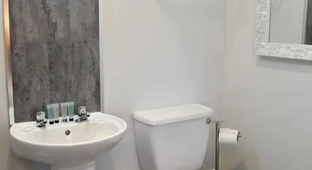 Номер Deluxe The Royal Hotel Crewe, A BRILLIANT Collection