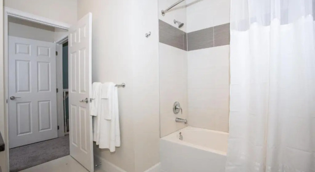 New 3 Bedroom Suites Close to Disney