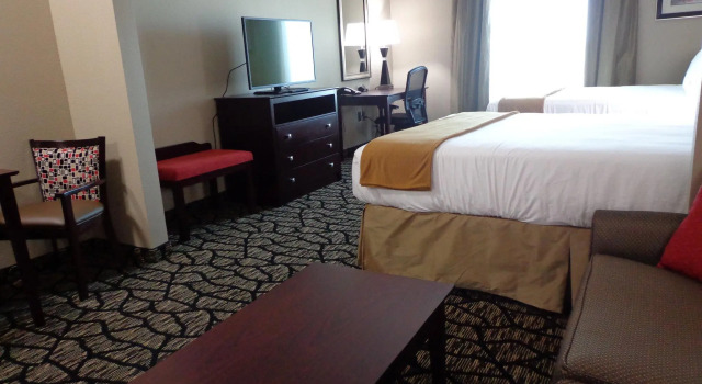 Четырёхместный номер Standard Holiday Inn Express and Suites Lubbock South by IHG