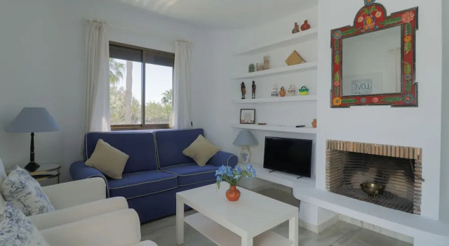 Sea View Peaceful Marbella Beach, Забронировать Отель Марбелья Коста-дель-Соль, рядом с Playa de Artola
