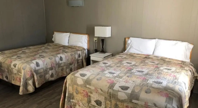 Четырёхместный номер Standard с балконом Moose Motel