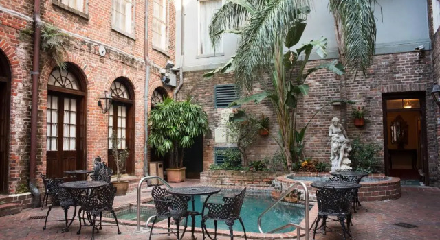 Апартаменты Пентхаус Quarter House Suites