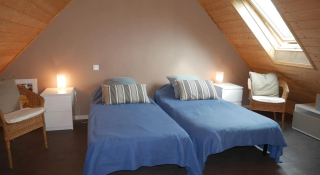 Wooden House in Brittany Near Sandy Beach, Rezervasyon Tatil Evi Landeda otoparklı oteller, Otopark