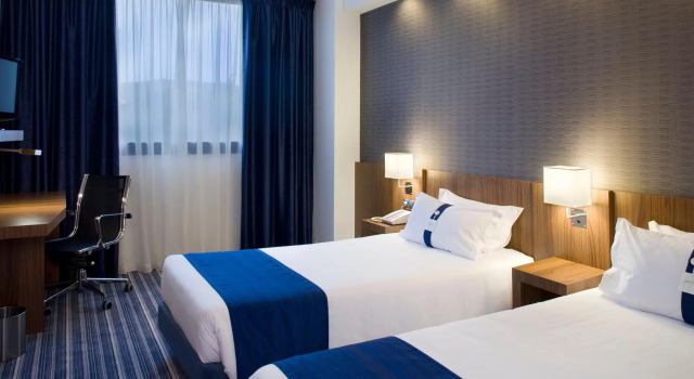Двухместный номер Standard Отель Holiday Inn Express Bilbao, an IHG Hotel