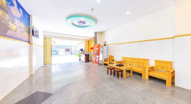 Oyo 349 Thuan Buom Phat Hotel