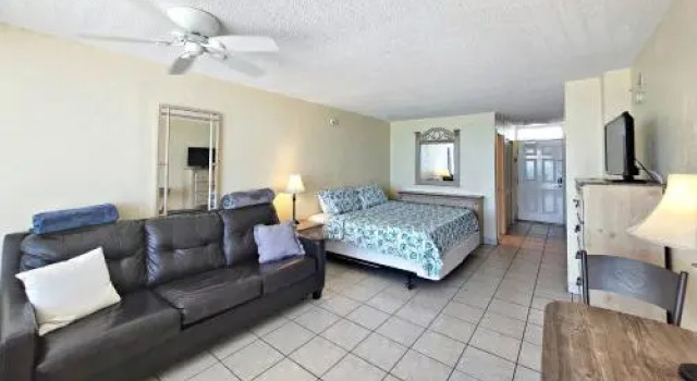 Pirates Cove Condo Unit #614, Забронировать Апартаменты/квартира Дейтона-Бич Daytona Beach Area, рядом с Церковь для автомобилей в Дейтона-Биче