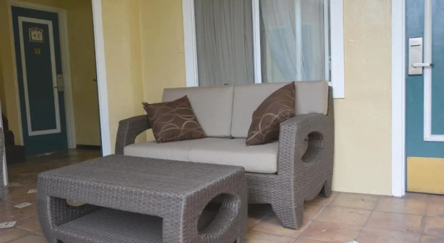 Oasis Inn & Suites