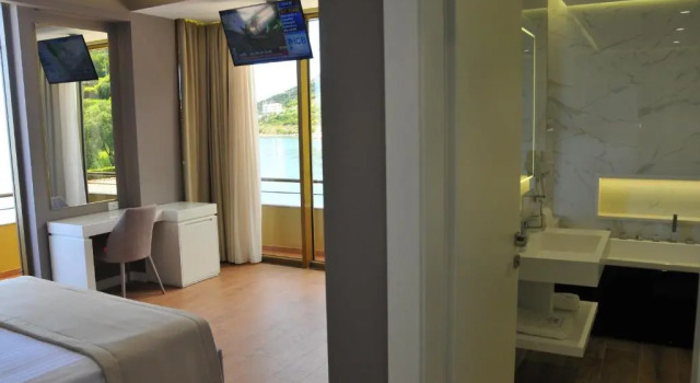Полулюкс Paradise Beach Hotel