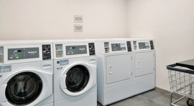 TownePlace Suites by Marriott Asheville Downtown, Забронировать Отель Ашвилл Аппалачи, рядом с Эшвиллский масонский храм