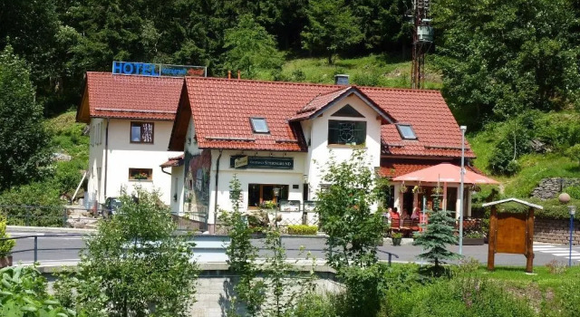 Hotel & Gasthaus Sterngrund, Prenota Hotel Zella-Mehlis 