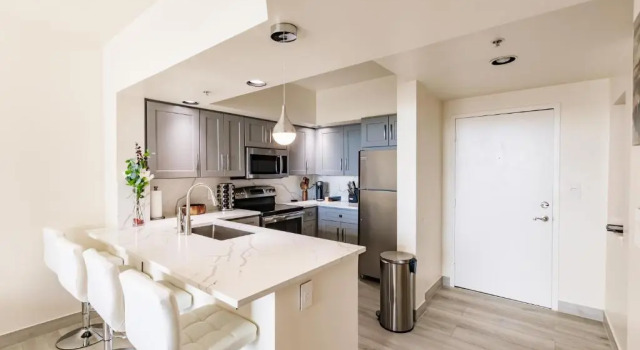 Апартаменты Modern 1B Condo w City Skyline Views in Las Olas