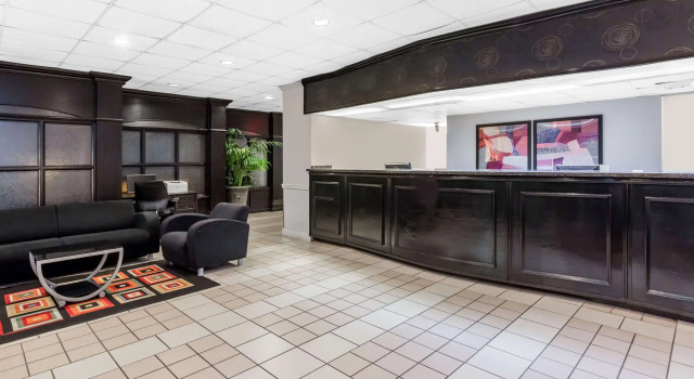 Days Inn & Suites by Wyndham Jennings, Забронировать Отель Дженнингс Acadiana