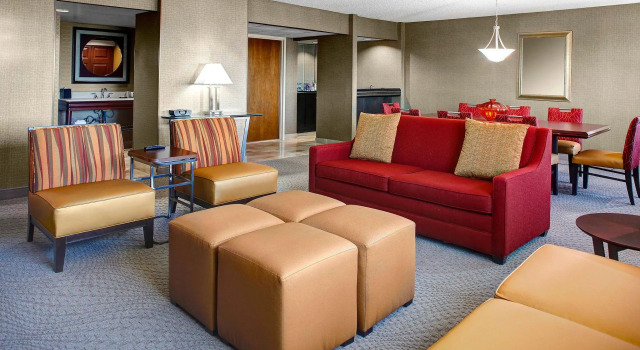 Клубный номер Standard Sheraton Imperial Hotel Raleigh-Durham Airport at Research Triangle Park