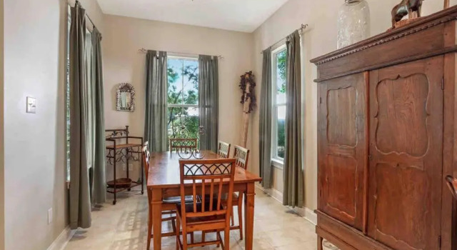 Коттедж с 3 комнатами Guest House 3 blocks from the St Tammany Biking Trace & 4 blocks to Downtown Abita Springs