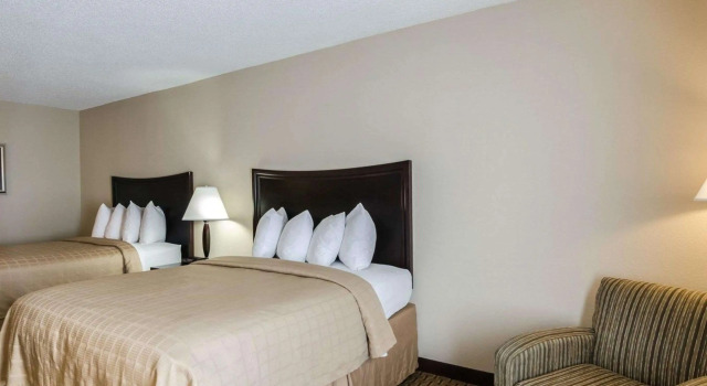 Четырёхместный номер Standard Quality Inn Troutville - Roanoke North