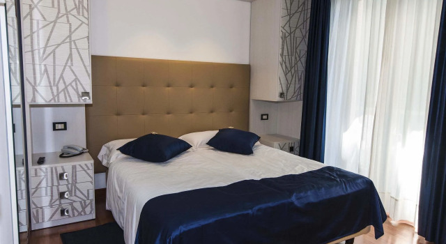 Hotel Villa Carlotta, Забронировать Отель Отели в центре Торри-дель-Бенако, в центре