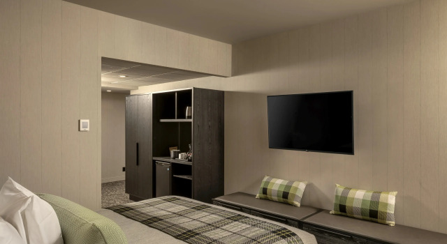 Peaks Hotel & Suites