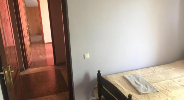 Четырёхместный номер Luxury с балконом и с красивым видом из окна Hotel Lashtani
