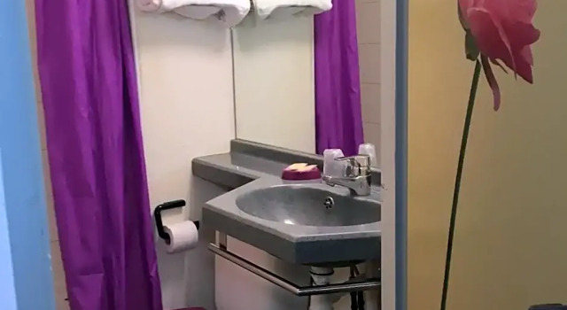Трёхместный номер Classic Cit'Hotel Saxotel Chalon-sur-Saône Nord