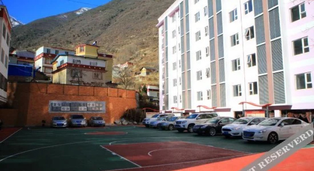 Xueyuan Hot Spring Hotel, Buchen Sie Hotel Kangding Sichuan