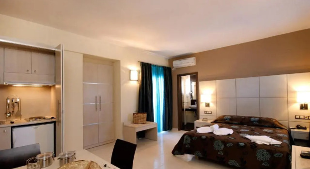 Студия Theros Hotel