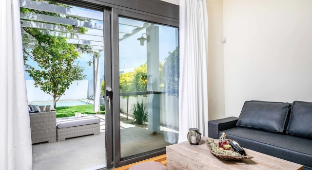 Romantic Homely Villa Aura with Heated Pool, Забронировать Вилла Родиа 