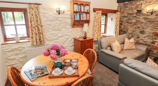 Appletree Cottage, 预订 度假屋 兰里恩 南威尔士