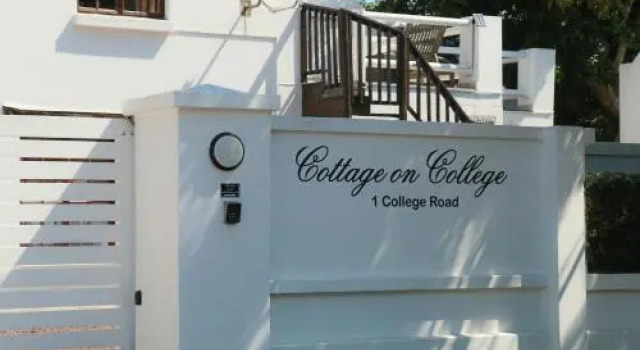 Cottage on College, Boek Vakantiehuis Saint Francis Bay 