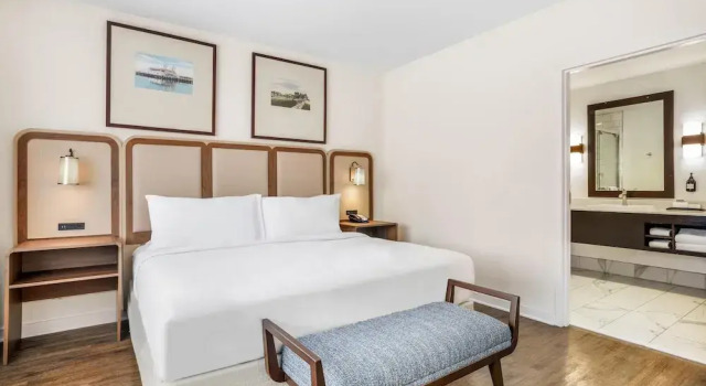 Полулюкс The Banyan Hotel Fort Myers, Tapestry Collection by Hilton